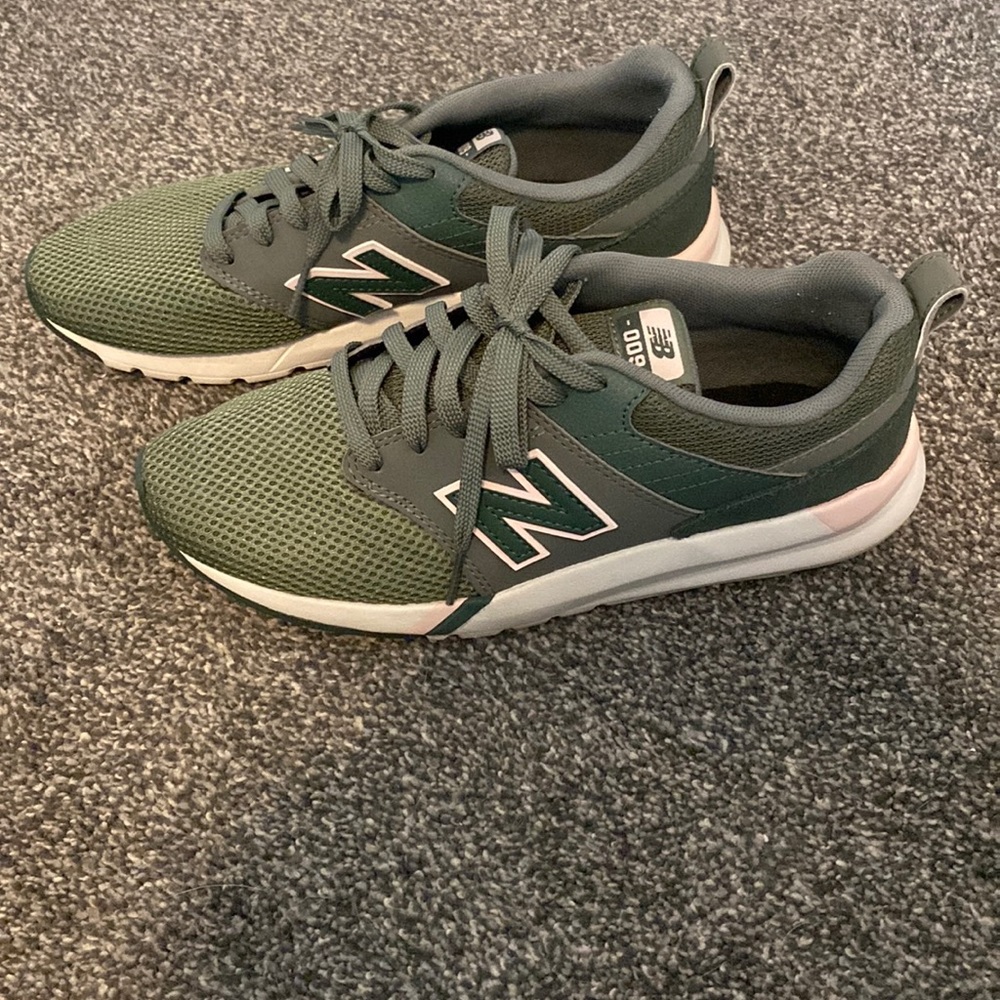 Womens new balance green and pink sneakers
